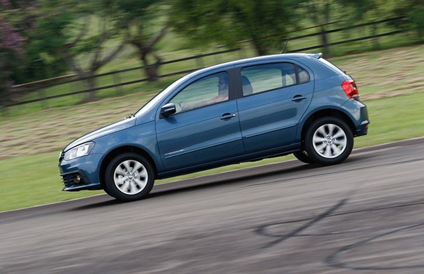 ADESIVEI O VW GOL AP DE AZUL - #PAPAISMURF 