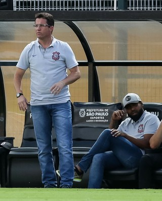 Loss mira futuro no profissional do Corinthians; Coelho pode virar técnico