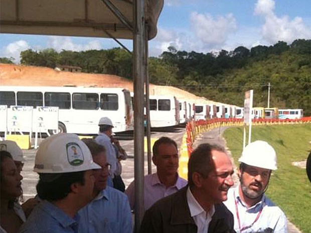 Ministro realizou inspeção no canteiro de obras da Arena PE (Foto: Aldo Carneiro / Pernambuco Press)
