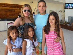 Paulo Pires chegou com a sua família da Bahia em Aracaju (Foto: Fredson Navarro / G1)