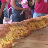 Maior cachorro-quente do país está no Paraná ( (Reprodução/ RPC TV))