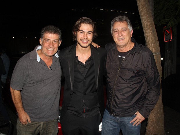 Giuseppe Oristanio, Rafael Vitti e Eduardo Galvão em estreia de peça na Zona Oeste do Rio (Foto: Rogerio Fidalgo/ Ag. News)