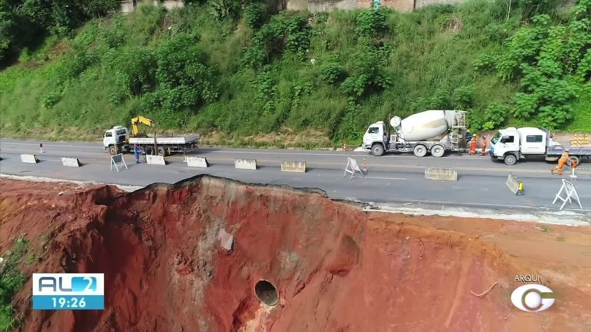 DNIT conclui recuperação do trecho da BR 101 onde cratera se abriu em