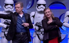 Mark Hamill e Carrie Fisher, os personagens Luke Skywalker e Leia Organa de 'Star Wars', durante o evento Star Wars Celebration (Foto: Reprodução)
