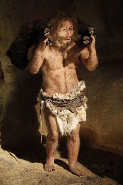 Estátua mostra como seria exemplar de neandertal, em museu na Croácia (Foto: Frumm John/Hemis.Fr)