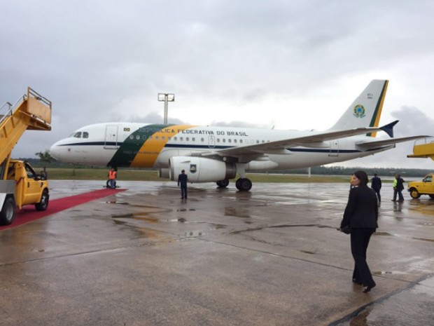 O avião presidencial, ao chegar ao Paraguai para a visita de Michel Temer a Horacio Cartes (Foto: Presidência da República)