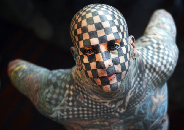 Matt Gone diz ter 99% do corpo tatuado (Foto: Juan Barreto/AFP)