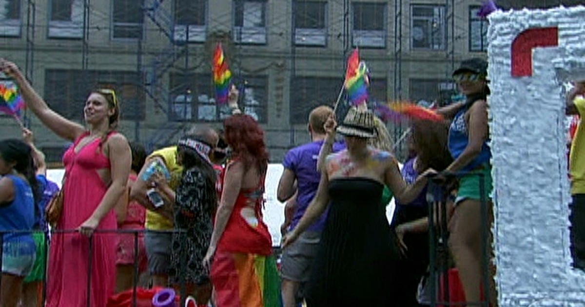 Bom Dia Brasil Milhares De Pessoas Participam Da Parada Do Orgulho Gay Em Nova York