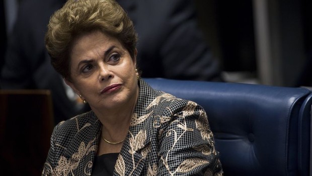 A presidente afastada Dilma Rousseff durante discurso na sessão do Senado que julga o impeachment (Foto: Marcelo Camargo/Agência Brasil)