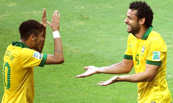 Neymar e Fred marcaram mais gols pelo Brasil na Copa das Confederações (Foto: AP/Reprodução: Globoesporte.com)