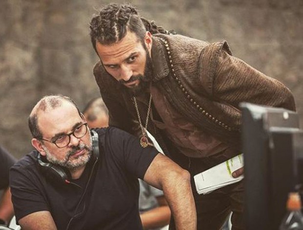 José Fidalgo e Fabrício Mamberti nos bastidores de Deus Salve o Rei (Foto: Reprodução/Instagram) José Fidalgo e Fabrício Mamberti nos bastidores de Deus Salve o Rei (Foto: Reprodução/Instagram)