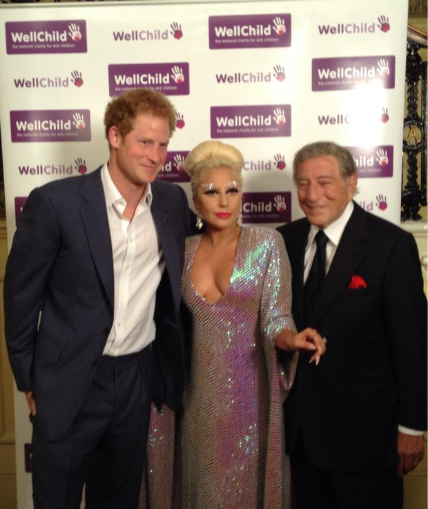  Prince Harry,Lady Gaga e Tony Bennett  (Foto: Reprodução/Twitter)