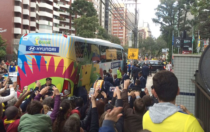 torcida do Equador ônibus (Foto: Daniel Collyer)