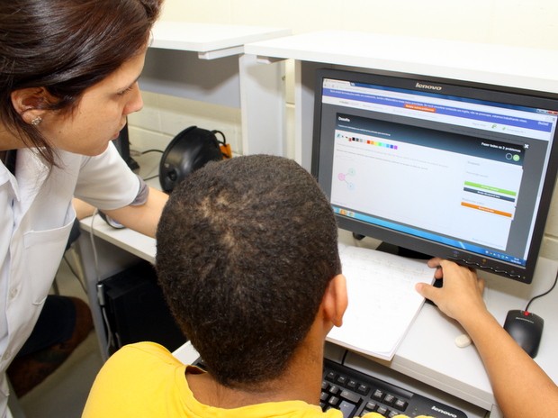 Internos da Fundação Casa de Limeira aprendem matemática em site americano (Foto: Eliel Nascimento/ Fundação Casa)