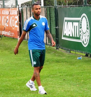 Wesley água treino Palmeiras (Foto: Marcelo Hazan)
