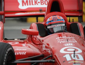 Tony Kanaan foi prejudicado por acidente e precisou abandonar segunda etapa da Indy (Foto: Getty Images)