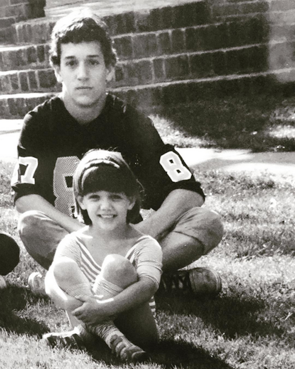 Katie Holmes em uma foto antiga de sua infância (Foto: Instagram) Katie Holmes em uma foto antiga de sua infância (Foto: Instagram)