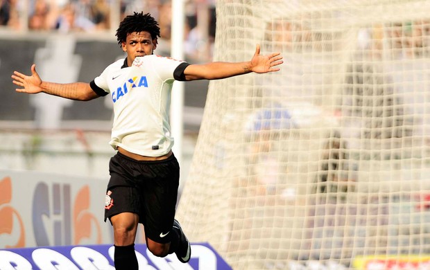 Romarinho gol Corinthians e Portuguesa (Foto: Marcos Ribolli / Globoesporte.com)