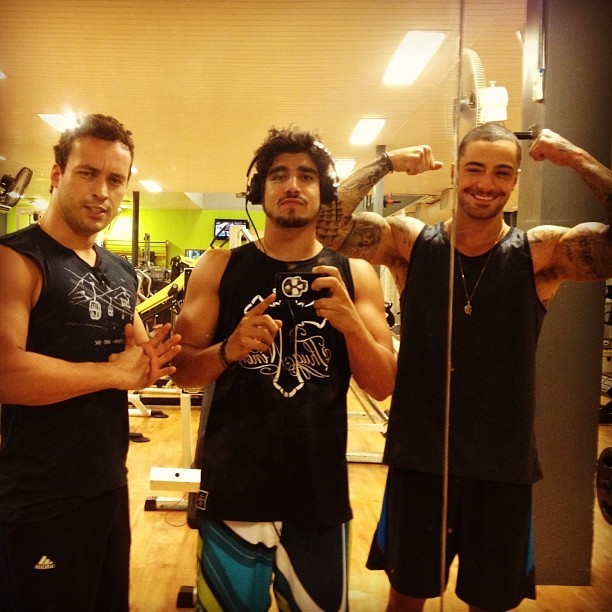 Rodrigo Andrade, Caio Castro e Felipe Titto  em academia (Foto: Instagram/ Reprodução)