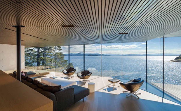 Casa com vista para o mar no Canadá (Foto: James Dow / Divulgação)