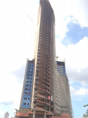 Com 183 metros, prédio erguido em Goiânia será o 2º mais alto do Brasil em Goiás (Foto: Sílvio Túlio/G1)