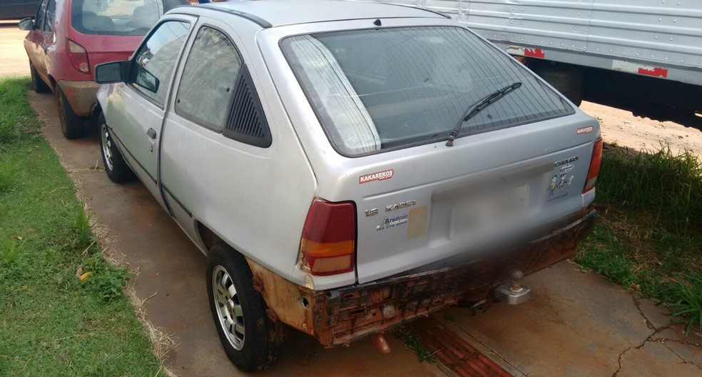 Carro onde a maconha estava escondida (Foto: Marcos Ribeiro/G1 MS)