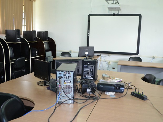 Lousa digital que será usada nas aulas (Foto: Magda Oliveira/G1)