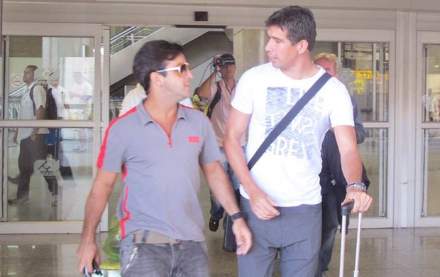Cáceres chega ao Rio para assinar com Flamengo (Foto: Janir Junior / Globoesporte.com)