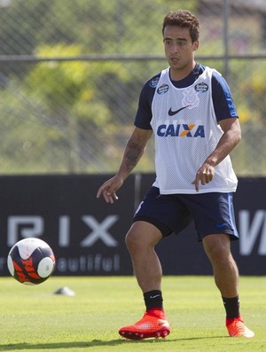 Jadson é inscrito no Paulistão; lista do Corinthians chega a 27 jogadores