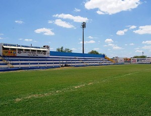 Estádio Pereirão, casa do Serra Talhada (Foto: Tiago Medeiros, GLOBOESPORTE.COM)