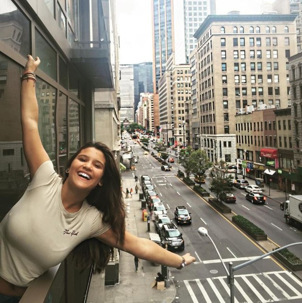 Giulia Costa feliz por estar em Nova York (Foto: Reprodução/Instagram)