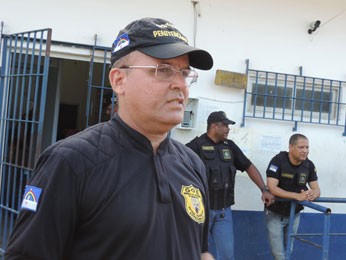'Vamos abrir sindicância e o inquérito que vai indicar como os óbitos aconteceram', disse o coronel Romero Ribeiro, secretário de Ressocialização (Foto: Débora Soares/G1) 'Vamos abrir sindicância e o inquérito que vai indicar como os óbitos aconteceram', disse o coronel Romero Ribeiro, secretário de Ressocialização (Foto: Débora Soares/G1)