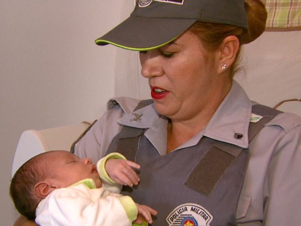 Bebê engasga com leite e é salvo após atendimento de PM por telefone em São João da Boa Vista sãojoãodaboavista (Foto: Oscar Herculano Jr/ EPTV)