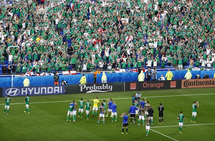Torcida Irlanda do Norte Ucrânia Eurocopa (Foto: Reuters)