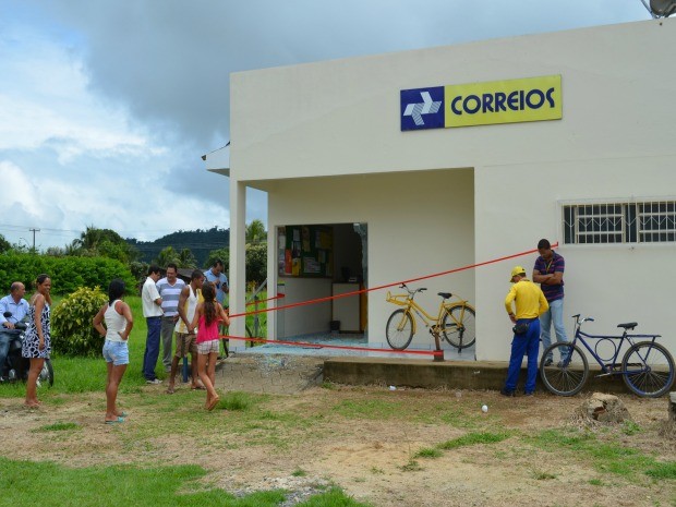 Agência do Correios de Campo Novo de Rondônia, RO, foi alvo dos bandidos (Foto: Eliete Marques/G1)