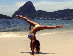 Jade Barbosa na praia (Foto: Reprodução/Instagram)