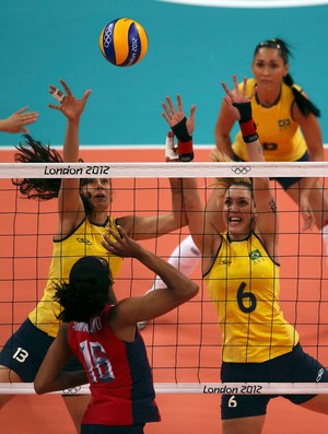 vÔlei sheilla thaisa brasil EUA Londres 2012 (Foto: Agência Reuters)