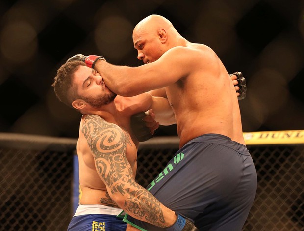 Marcos Pezão x Rick Monstro UFC TUF 3 (Foto: Marcos Ribolli)