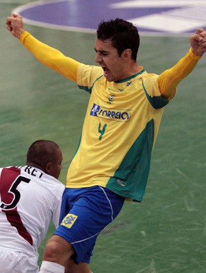 neto brasil x peru futsal (Foto: Zerosa Filho / CBFS)