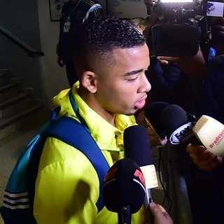 Gabriel Jesus afirmou não ter conhecimento de nenhuma proposta do Barcelona, e diz 'só pensar no Palmeiras'