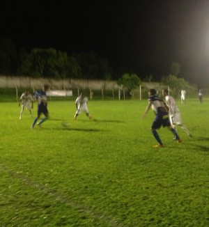 Tocantins vence o Araguaína por 2 a 0 na final da Segundona 2013 (Foto: Bernardo Gravito/GLOBOESPORTE.COM)