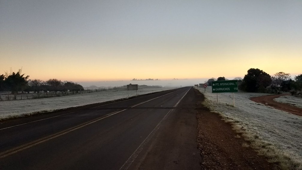 Geada em Cerro Largo, na Região das Missões (Foto: Divulgação/PRF)