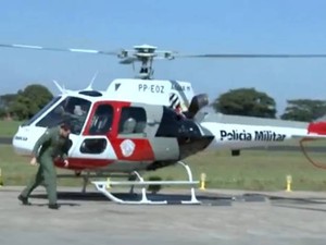 Aguia ajudou a levar garoto a hospital para cirurgia (Foto: Reprodução/TV TEM) Helicóptero sai de Rio Preto com a criança para São Paulo (Foto: (Foto: Reprodução / TV TEM))