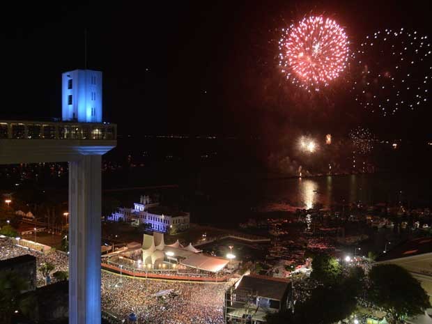 Fogos de artifício Bahia (Foto: Agência Haack)