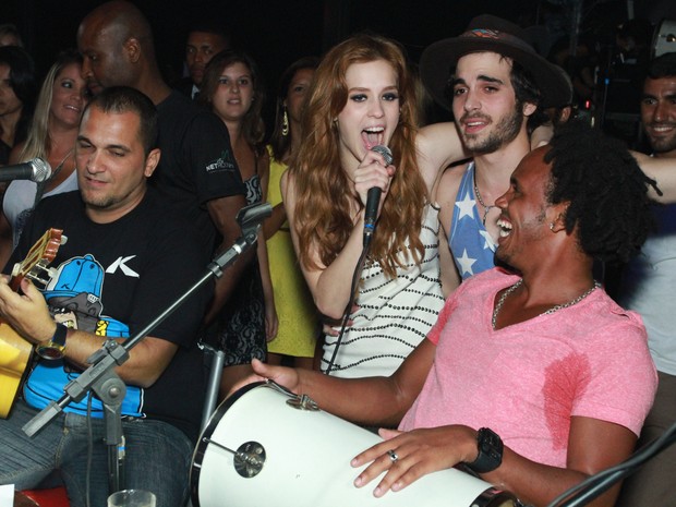 Sophia Abrahão e Fiuk em show em boate na Zona Oeste do Rio (Foto: Marco Macedo/ Divulgação)