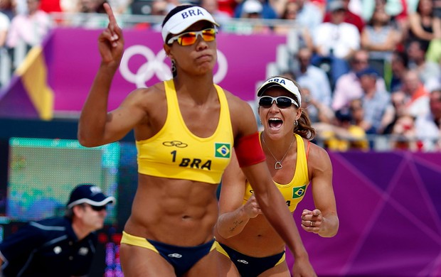 vôlei juliana e larissa londres 2012 (Foto: Agência Reuters)