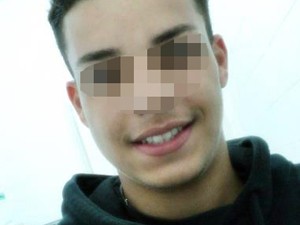 Jovem é agredido após 'post' de vídeo íntimo homoafetivo em Santos, SP (Foto: Reprodução/Facebook)