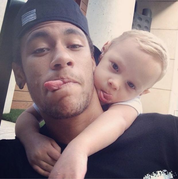 Neymar com filho no dia das crianças (Foto: Reprodução/Instagram)