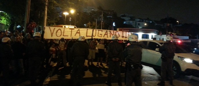 São Paulo Morumbi Protesto (Foto: Carlos Augusto Ferrari)