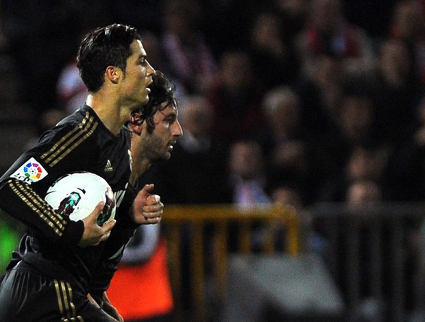 Cristiano Ronaldo go Real Madrid (Foto: AFP)
